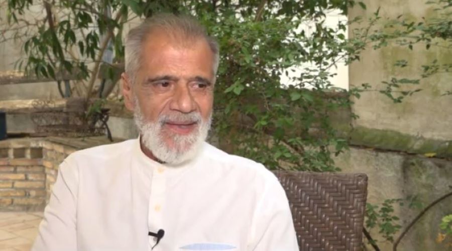 O Aντώνης Πρέκας κλήθηκε να σχολιάσει τα τηλεοπτικά πρόσωπα της επικαιρότητας στην εκπομπή "Super Κατερίνα"