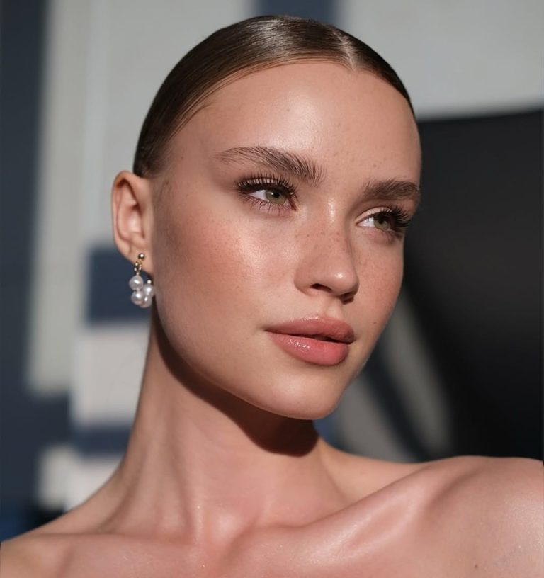 Ηλιοκαμμένη επιδερμίδα με bronzer