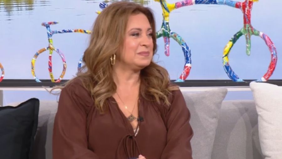 Η Ευαγγελία Μουμούρη μιλά για τον ρόλο της στη σειρά "Ριφιφί" και δεν κρύβει τη συγκίνησή της