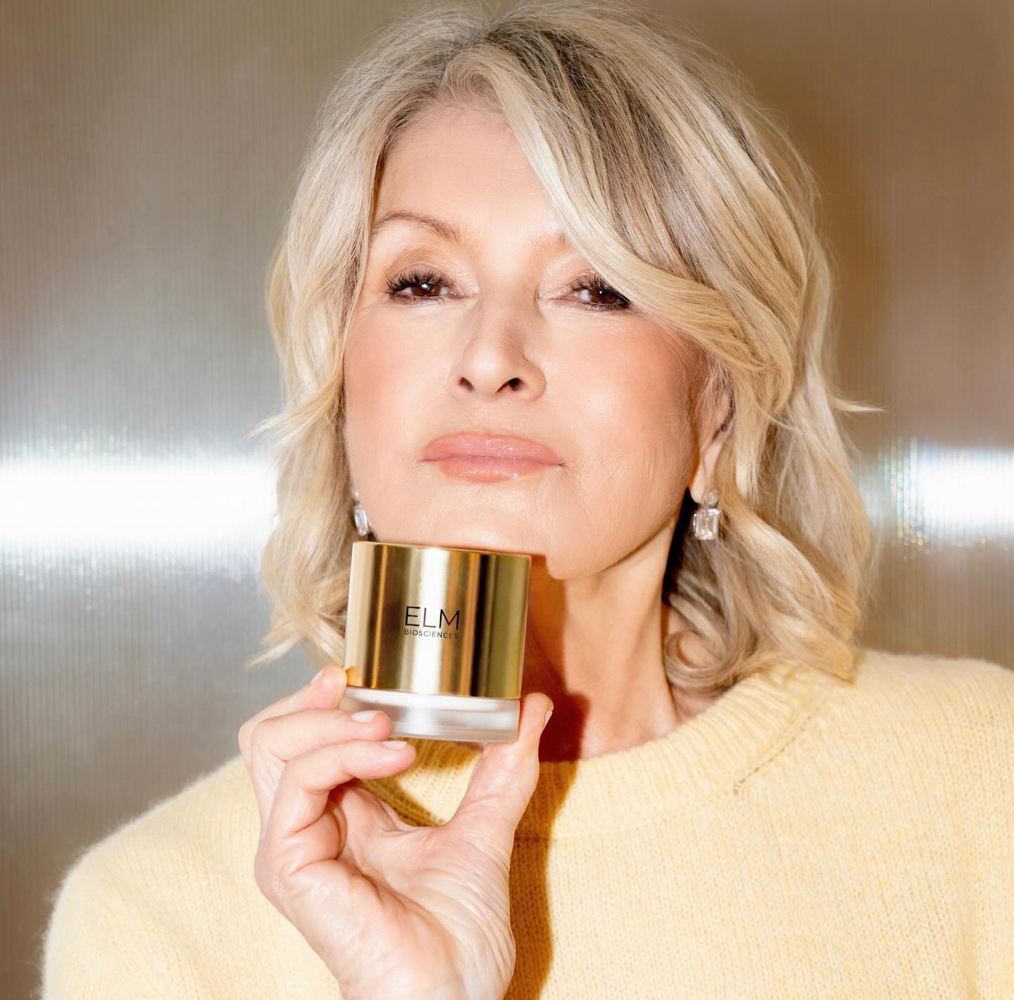 Martha Stewart με μακιγιάζ lip lift