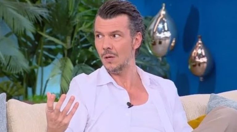 Ο Ιωάννης Παπαζήσης ήταν καλεσμένος στην εκπομπή "Buongiorno" τη Δευτέρα 23 Μαρτίου. Ο γνωστός ηθοποιός μίλησε μεταξύ άλλων για την επαγγελματική του ζωή