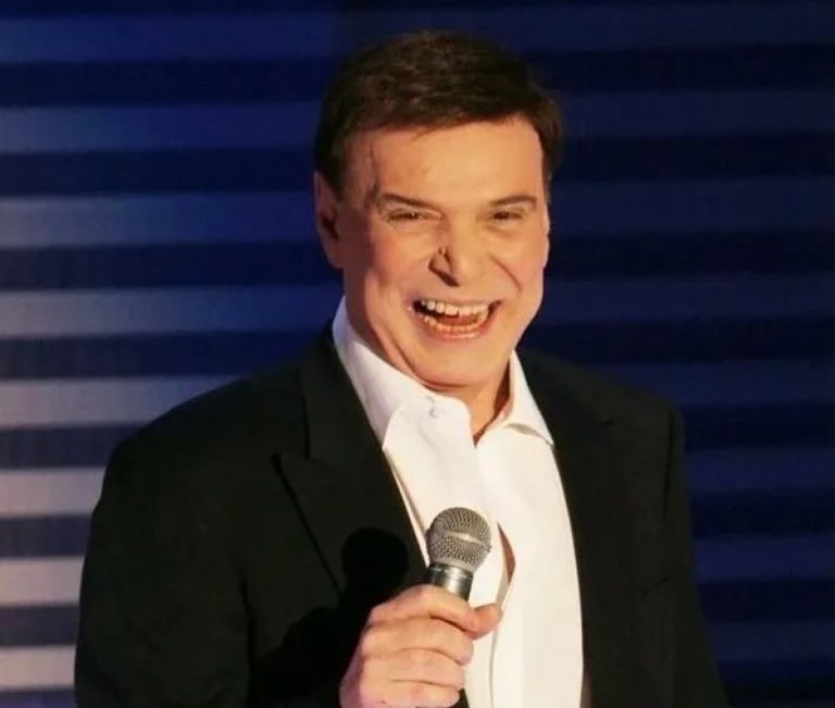 Ο σόουμαν Γιώργος Μαρίνος