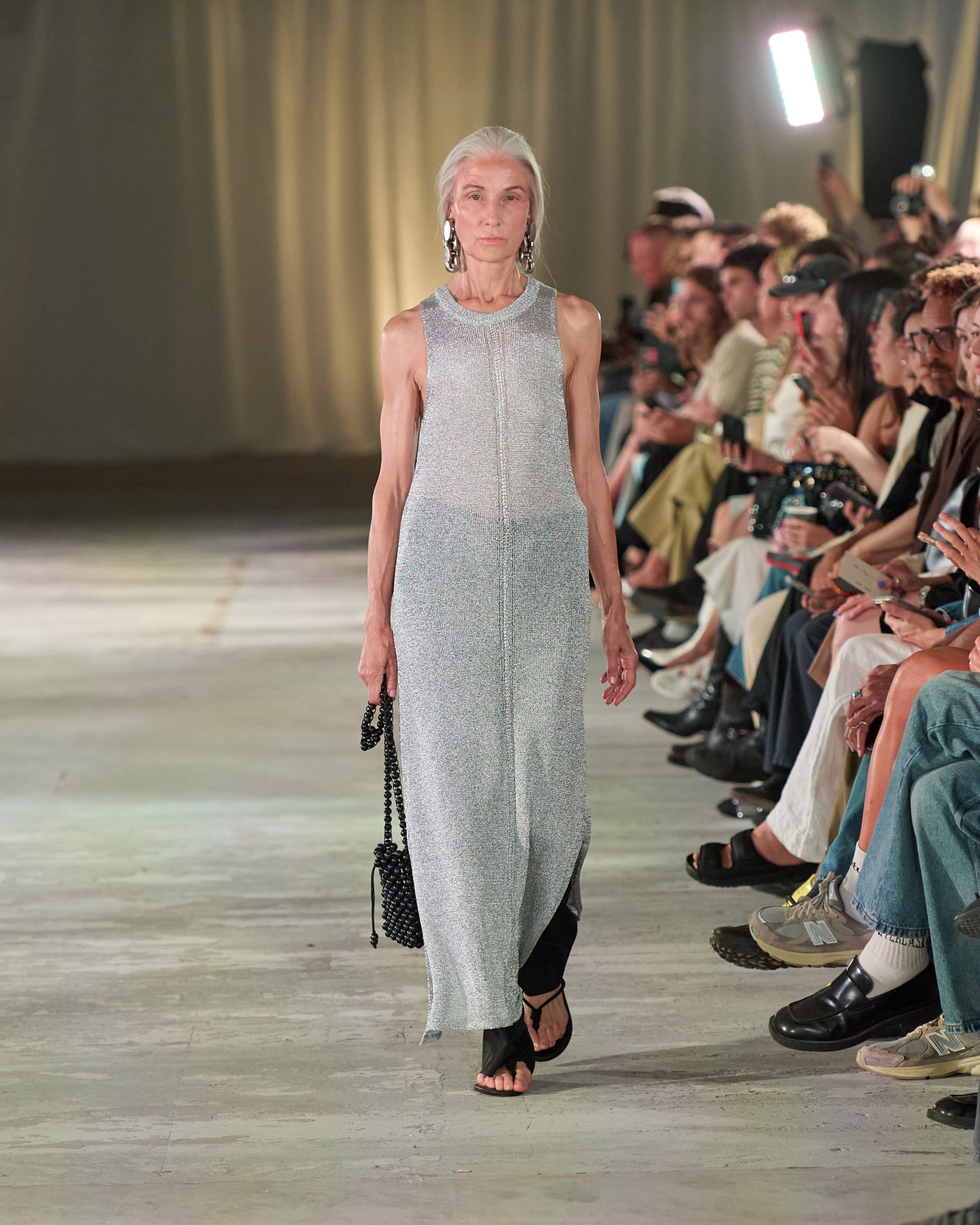 Βλέπουμε όλο και περισσότερα μοντέλα ώριμα σε πασαρέλες και ειδικά στην εβδομάδα μόδας της Κοπεγχάγης.