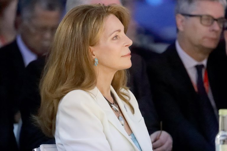 Η βασίλισσα Noor της Ιορδανίας κατά τη διάρκεια της έναρξης της διάσκεψης Our Ocean 2017 στο St. Julian's της Μάλτας, 5 Οκτωβρίου 2017