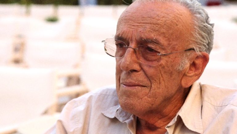 Ο Γιώργος Πανουσόπουλος, ο σημαντικός σκηνοθέτης έφυγε από τη ζωή.