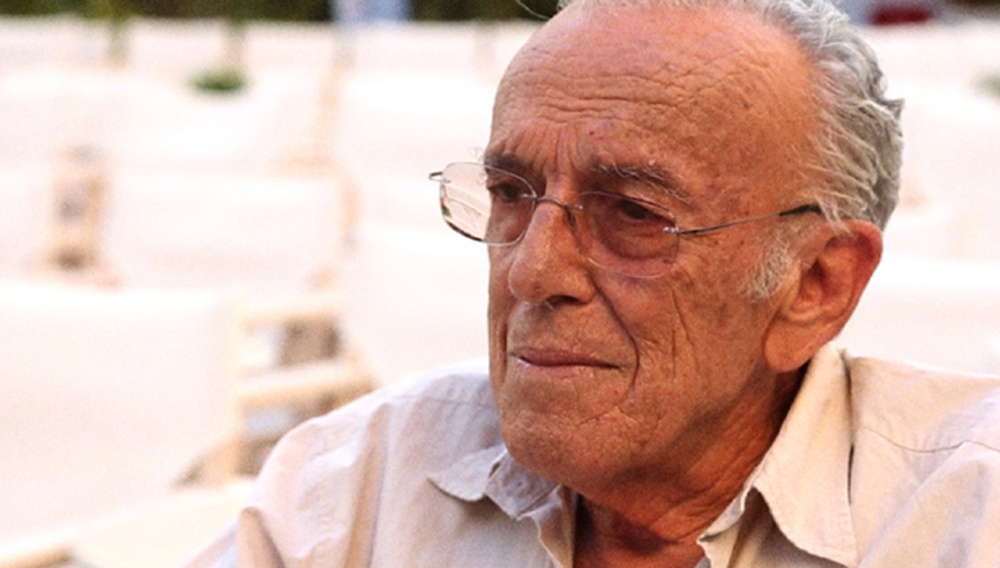 Ο Γιώργος Πανουσόπουλος, ο σημαντικός σκηνοθέτης έφυγε από τη ζωή.