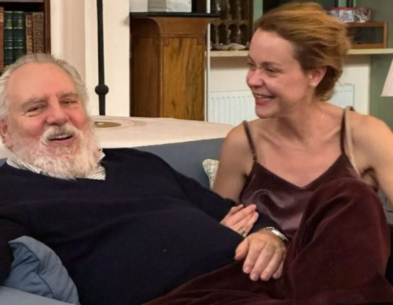 Η Λένα Παπαληγούρα έκανε μια συγκινητική ανάρτηση στον προσωπικό της λογαριασμό στο Instagram με αφορμή τη συμπλήρωση 40 ημερών από τον θάνατο πατέρα της, Αναστάση Παπαληγούρα