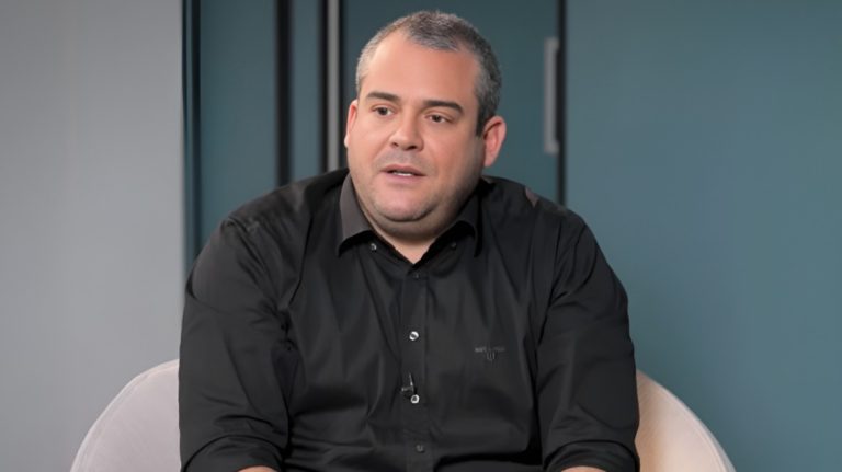 Ο Πυγμαλίων Δαδακαρίδης μιλά για την απώλεια των γονιών του