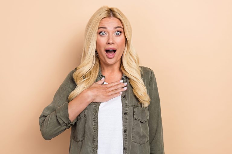 Γυναίκα ξαφνιασμένη