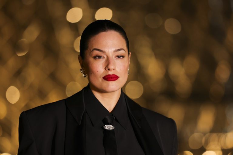 H Ashley Graham στο "Le Grand Diner du Louvre" στο Λούβρο, 4 Μαρτίου 2025