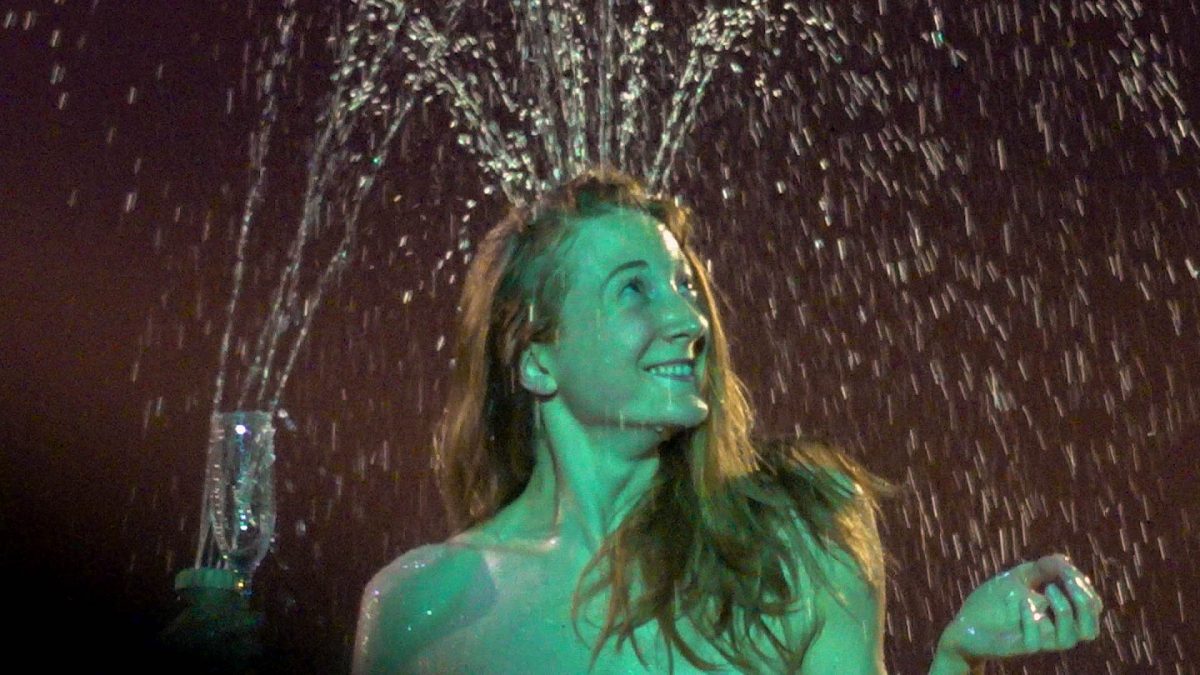 κορίτσι με κόκκινα μαλλιά στιγμιότυπο από σκηνή ταινίας