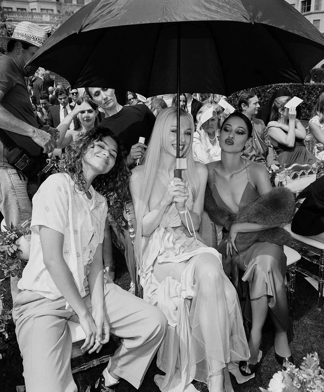 Backstage από το επεισόδιο 3 της σεζόν 3 του Euphoria από το γάμο.