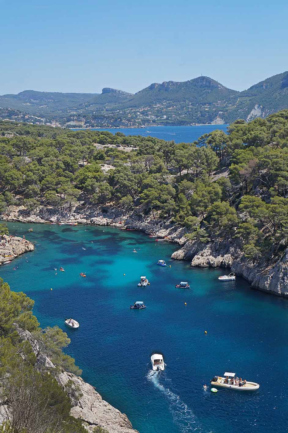 Υδάτινη αναψυχή στο Εθνικό Πάρκο Calanques στο διαμέρισμα Bouches-du-Rhone, Γαλλία. 