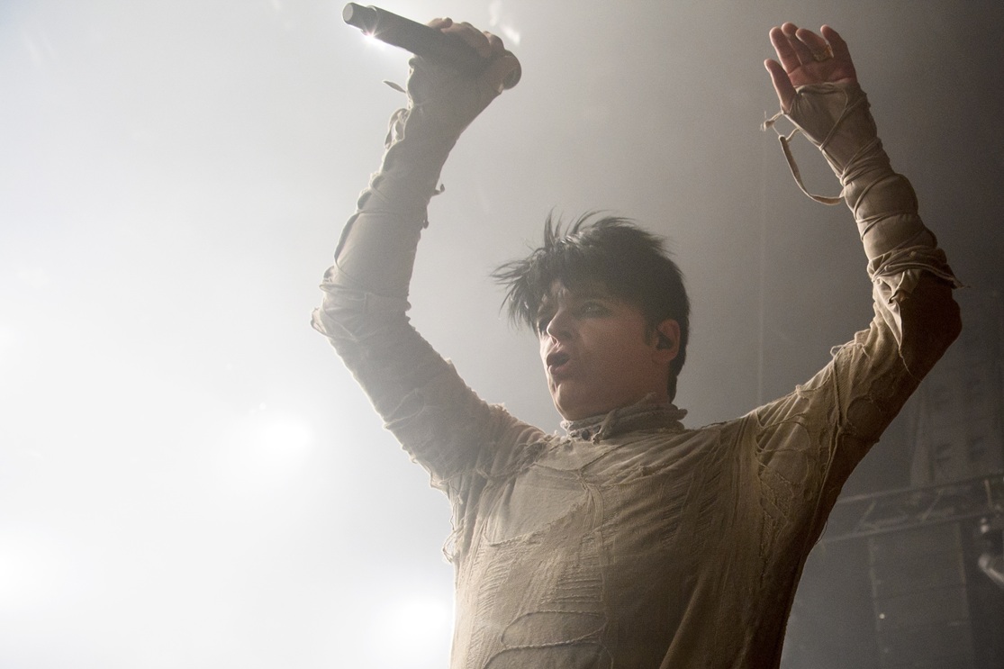 O Gary Numan στη σκηνή του Auditorium Stravinski στη διάρκεια του 52ου Montreux Jazz Festival, 9 Ιουλίου 2018