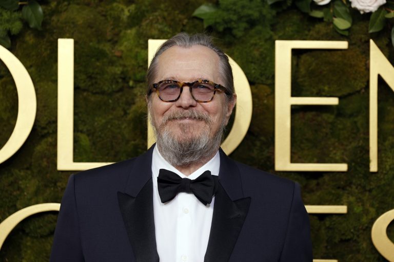 Ο Gary Oldman στις 82ες Χρυσές Σφαίρες στο Beverly Hilton Hotel του Μπέβερλι Χιλς, 5 Ιανουαρίου 2025
