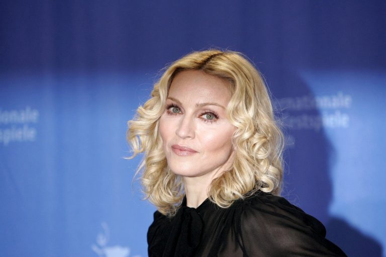 H Madonna στη διάρκεια photo call για την ταινία της "Filth and wisdom" στην 58η Μπερλινάλε, 13 Φεβρουαρίου 2008