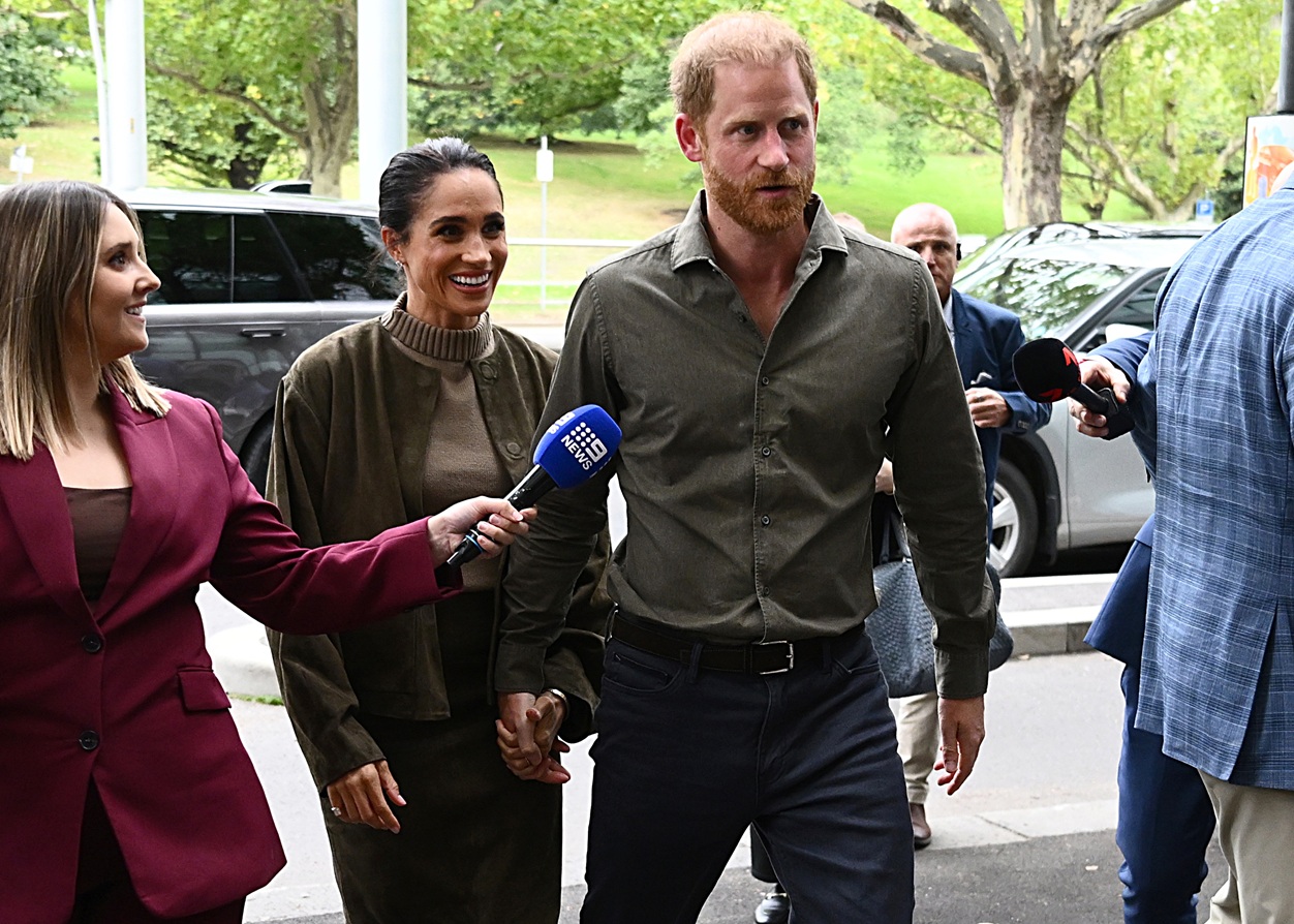 Ο πρίγκιπας Harry και η σύζυγός του, Meghan, επισκέπτονται το Εθνικό Μουσείο Τεχνών Βετεράνων της Αυστραλίας (ANVAM) στη Μελβούρνη, στις 14 Απριλίου 2026