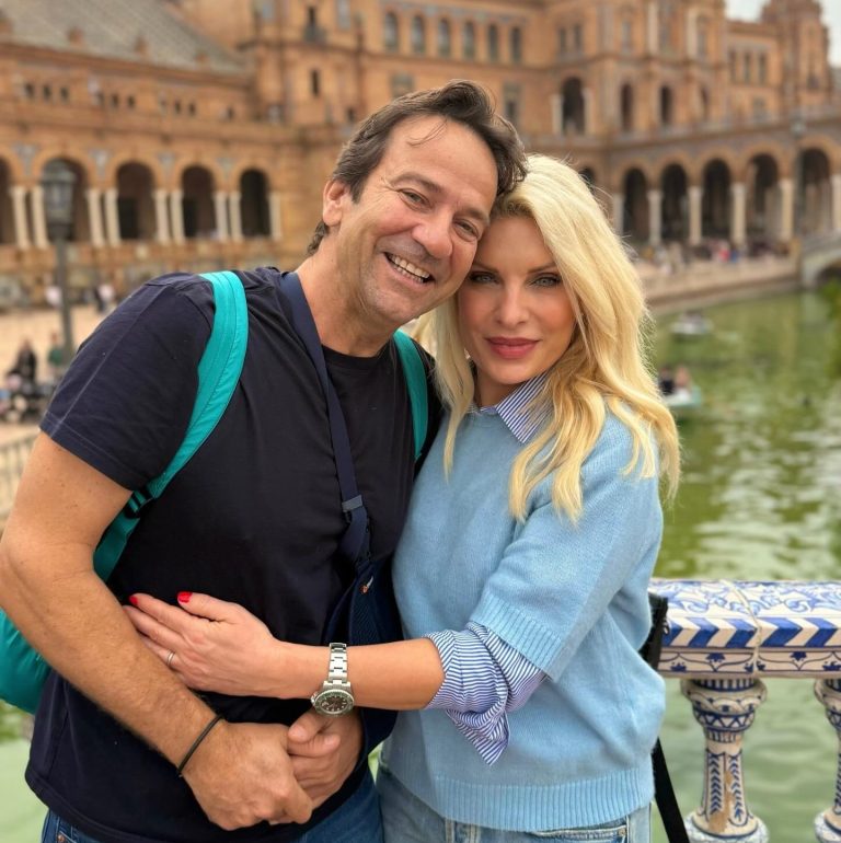 Η Ελένη Μενεγάκη και ο Μάκης Παντζόπουλος στη Σεβίλλη