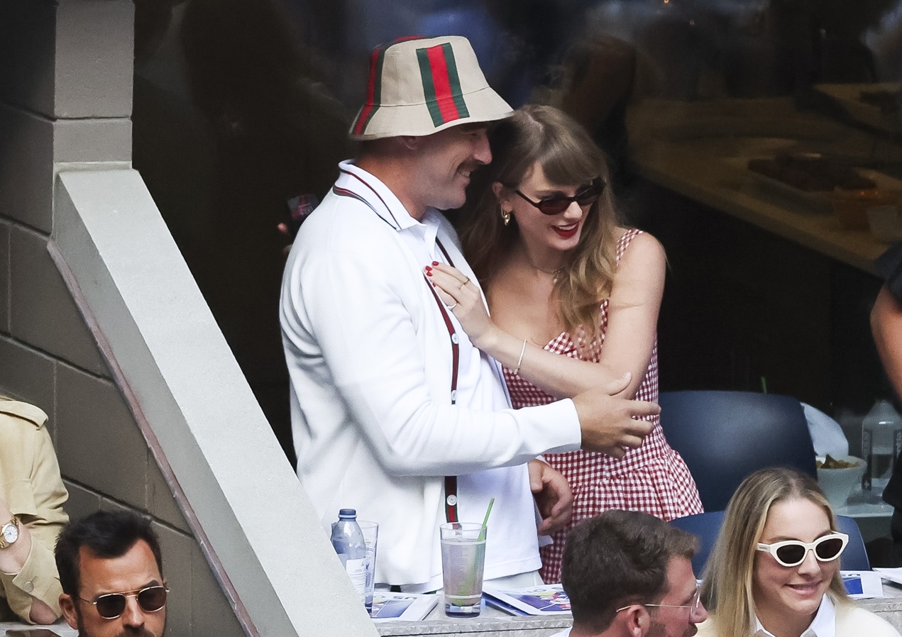 H Taylor Swift και ο Travis Kelce στον τελικό των ανδρών στο US Open Tennis Championships στο USTA Billie Jean King National Tennis Center του Flushing Meadows της Νέας Υόρκης, 8 Σεπτεμβρίου 2024