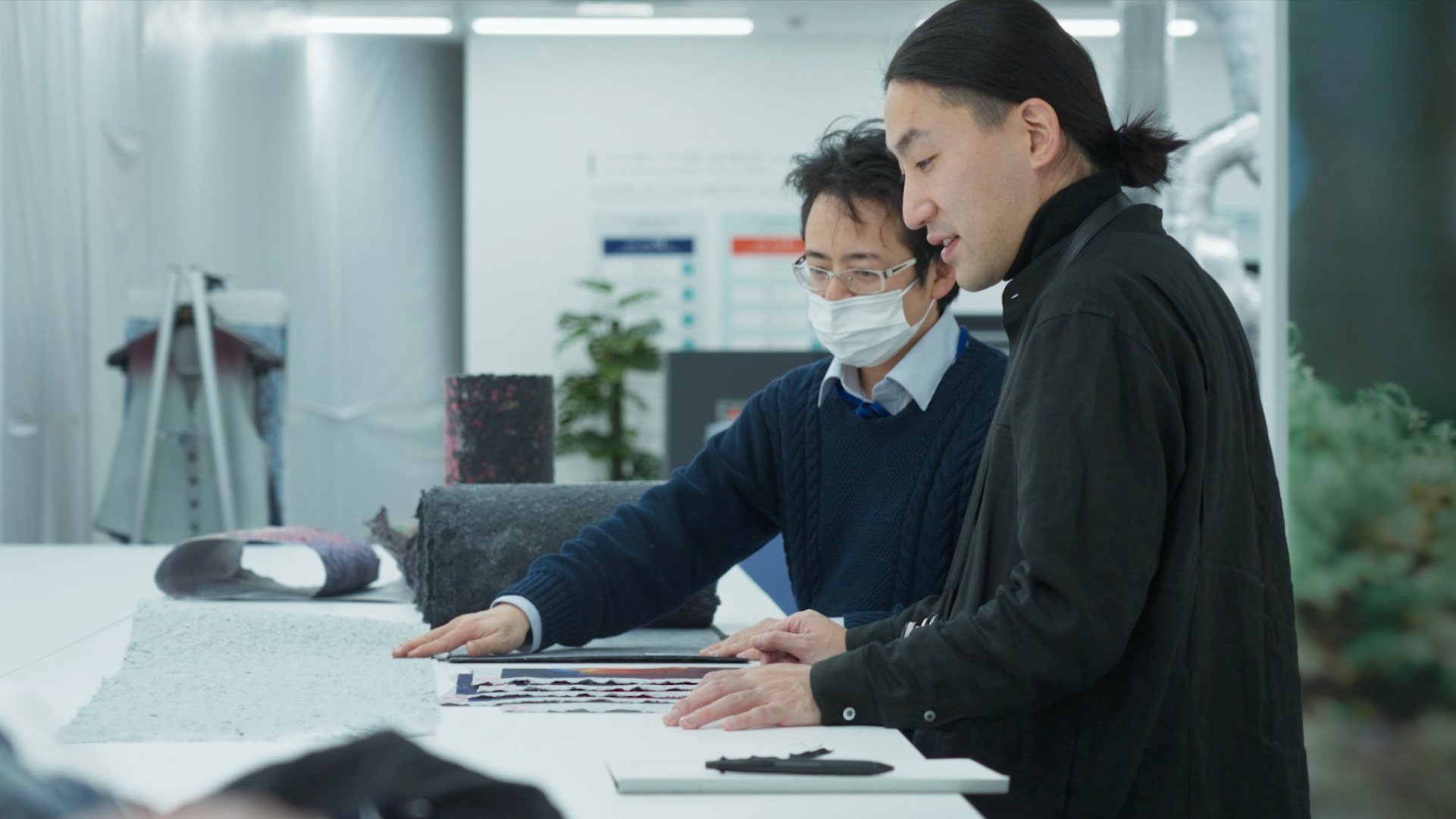 Yuima Nakazato. Σκηνή από την ταινία «Dust to Dust».