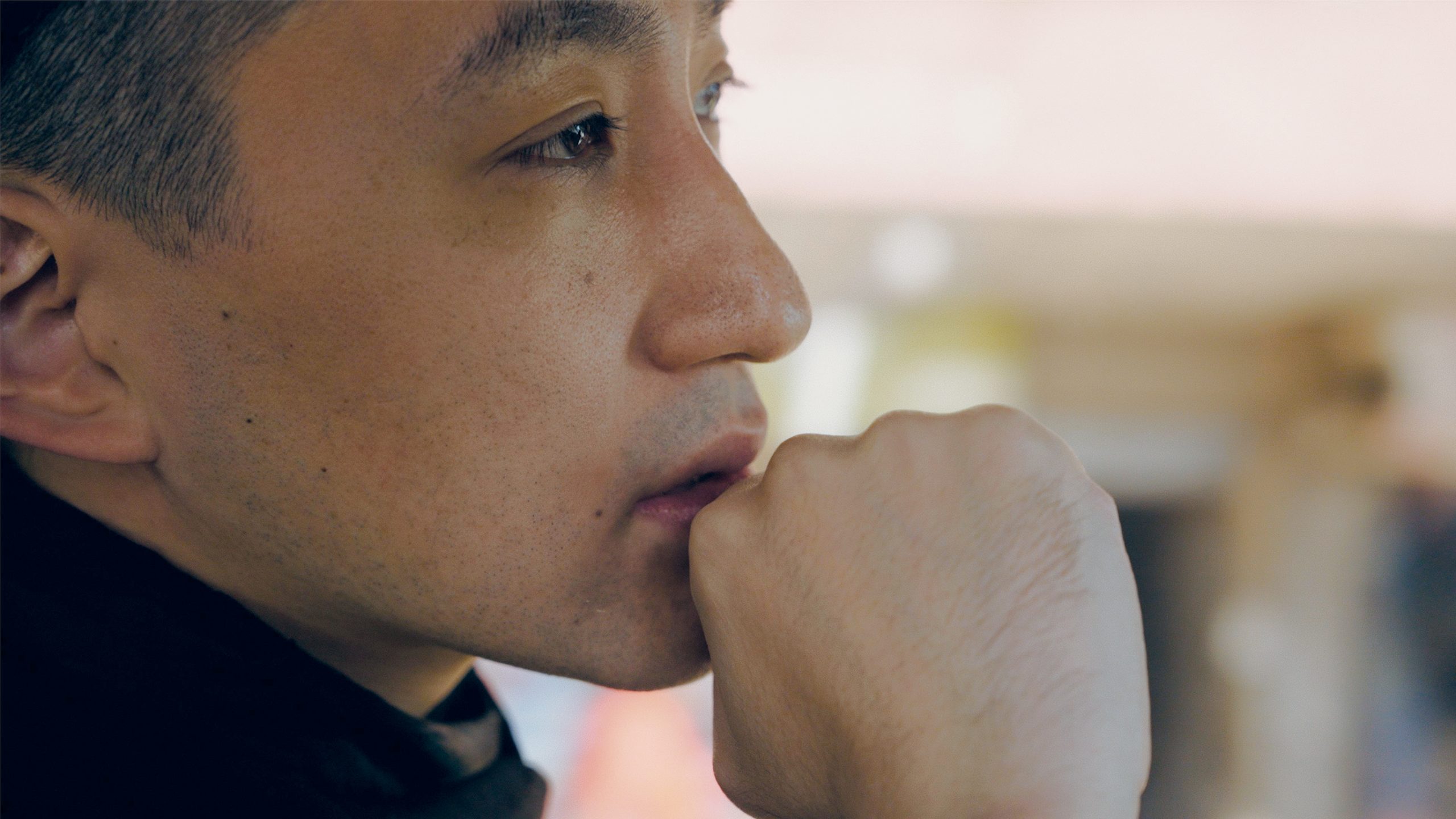 Ο σχεδιαστής Yuima Nakazato στα γυρίσματα της ταινίας «Dust to Dust».