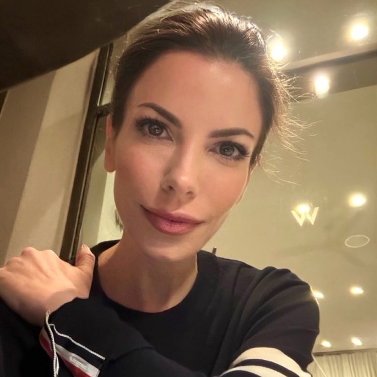 Η Αντελίνα Βαρθακούρη