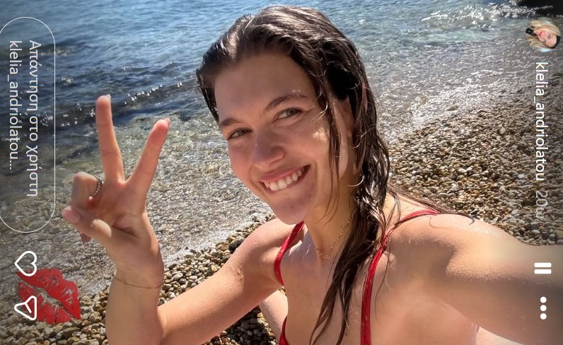 Η κλέλια Ανδριολάτου βούτηξε στη θάλασσα το Πάσχα στην Κέρκυρα