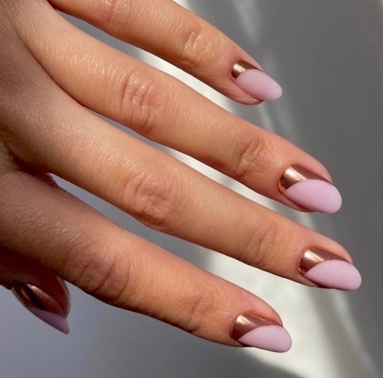 Αντίστροφο γαλλικό μανικιούρ