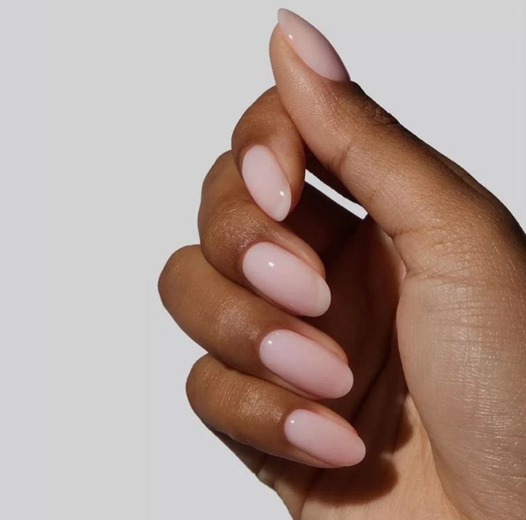 Αόρατο γαλλικό μανικιούρ