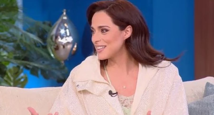 H Ευαγγελία Συριοπούλου μίλησε μεταξύ άλλων για τον σύζυγό της, Στράτο Πατσατζή, με τον οποίο έχει αποκτήσει δύο γιους