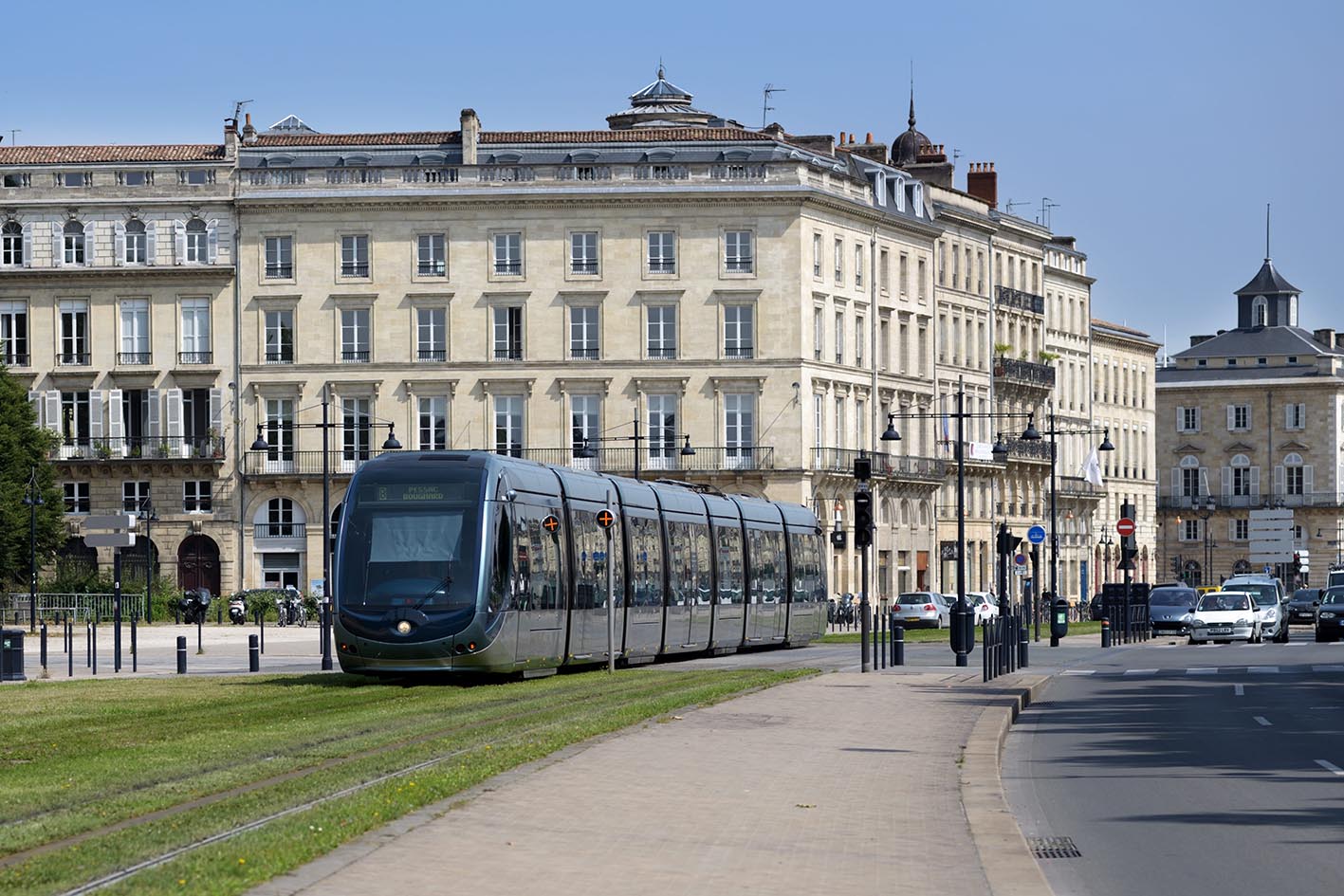 To ζώδιο του Λέοντα θέλει να ταξιδέψει σε πόλη που αποπνέει αρχοντιά. Μια τέτοια είναι και το Μπορντό της Γαλλίας.