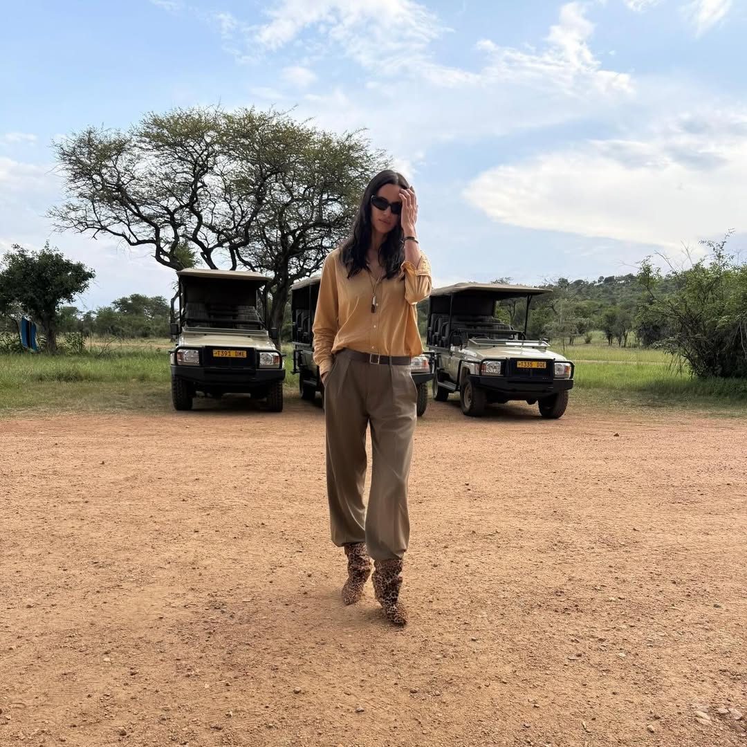 H Irina Shayk με safari look σε γήινες αποχρώσεις.