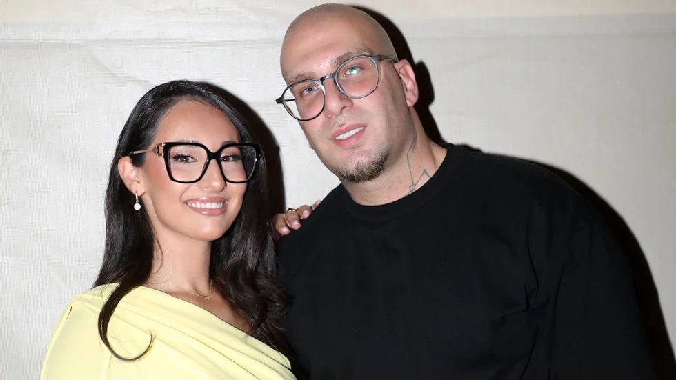 Ο Oge με ανάρτησή του στο Instagram θέλησε να τοποθετηθεί σχετικά με τα δημοσιεύματα που τον συσχετίζουν με διαρροή προσωπικών φωτογραφιών της Klavdia, με την οποία υπήρξαν ζευγάρι στο παρελθόν