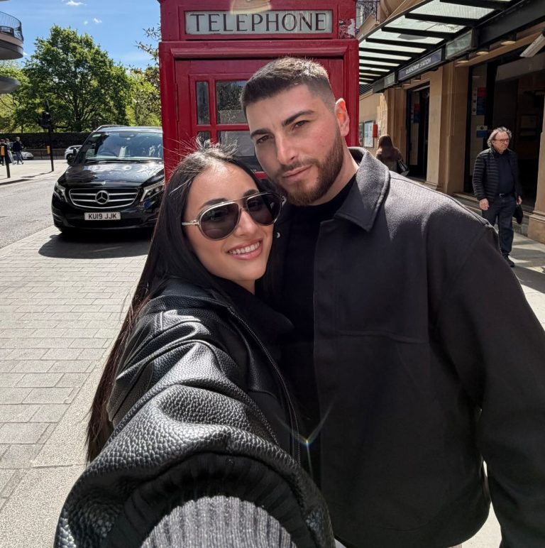 Η Klavdia με τον σύντροφό της στο Λονδίνο