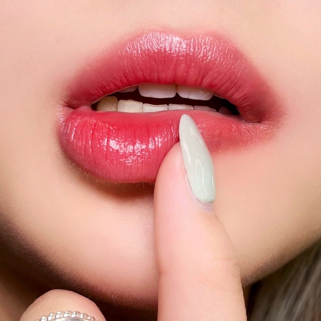 Makeout lips: Τάση στο μακιγιάζ των χειλιών