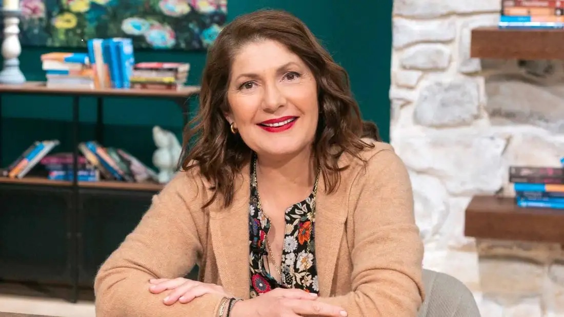 H Mαρία Γεωργιάδου μίλησε για τη συνεργασία της με τον γιο της Αλκιβιάδη, στη σειρά "Από Ήλιο σε Ήλιο"