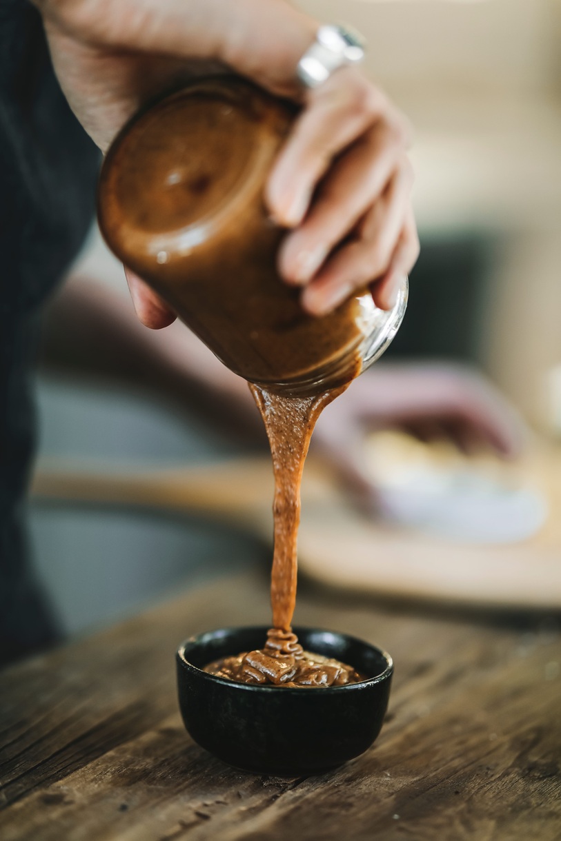 To φυστικοβούτυρο είναι νόστιμο, πρακτικό και αποτελεί καλή εναλλακτική της μαρμελάδας στο ψωμί