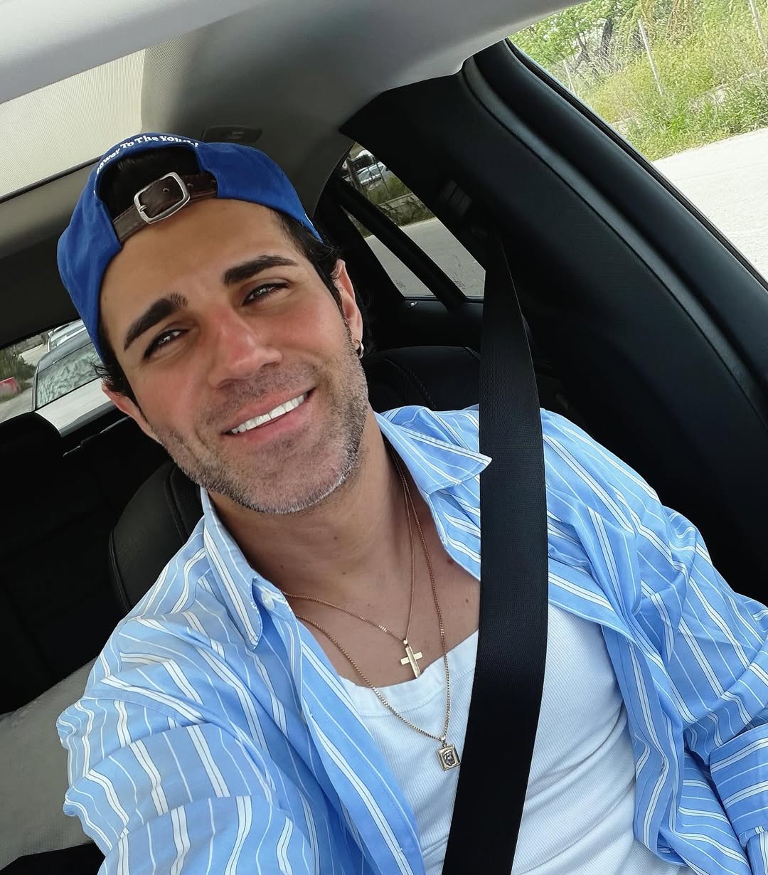 Ο Πέτρος Ιακωβίδης έκανε δηλώσεις στην κάμερα της εκπομπής "Happy Day". Ο γνωστός τραγουδιστής μίλησε μεταξύ άλλων για την προσωπική του ζωή