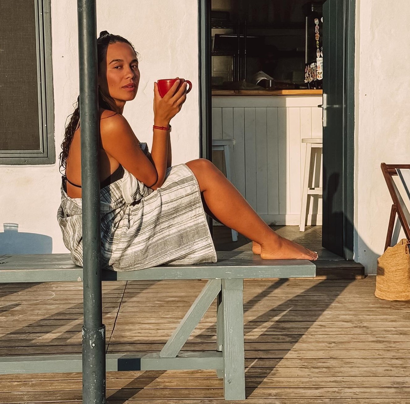 Η Πηνελόπη Πλάκα στην παραλία