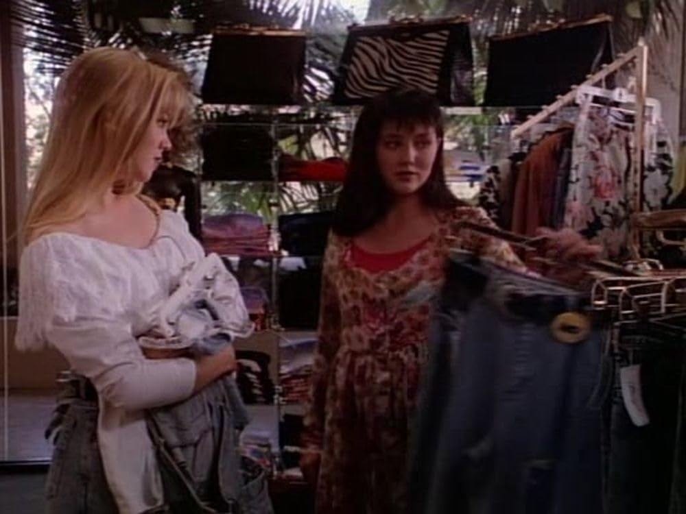 Oι Shannen Doherty και Jennie Garth σε σκηνή από τα Χτυποκάρδια στο Μπέβερλι Χιλς