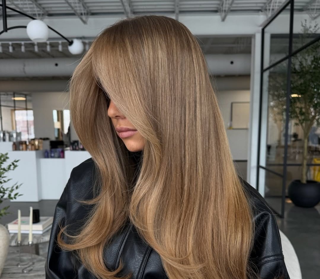 Ισιωμα μαλλιών με όγκο