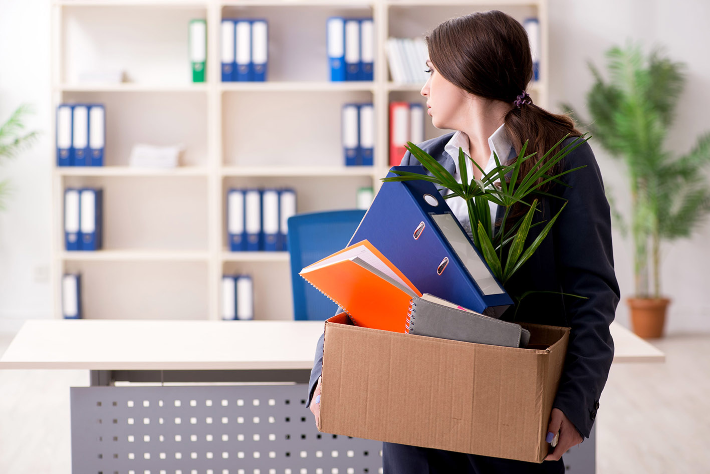 Γυναίκα χάνει τη δουλειά της. Ένας από τους μεγαλύτερους φόβους.