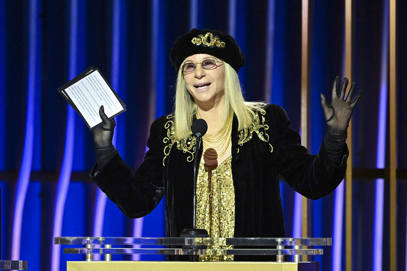 H Barbra Streisand στα 30ά ετήσια βραβεία Screen Actors Guild που πραγματοποιήθηκαν στο Shrine Auditorium and Expo Hall στις 24 Φεβρουαρίου 2024 στο Λος Άντζελες της Καλιφόρνια.