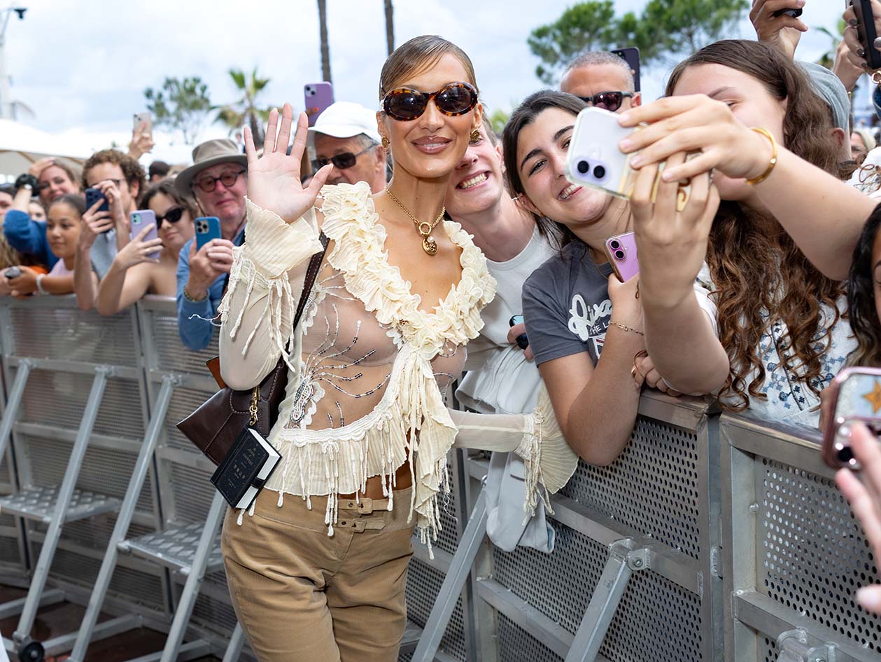 H Bella Hadid στο ξενοδοχείο Martinez κατά τη διάρκεια του 79ου ετήσιου Φεστιβάλ Κινηματογράφου των Καννών στις 18 Μαΐου 2026.