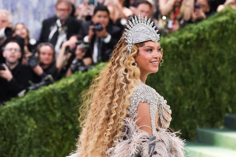 H Beyonce στο κόκκινο χαλί του 2026 Met Gala, 4 Μαΐου 2026.