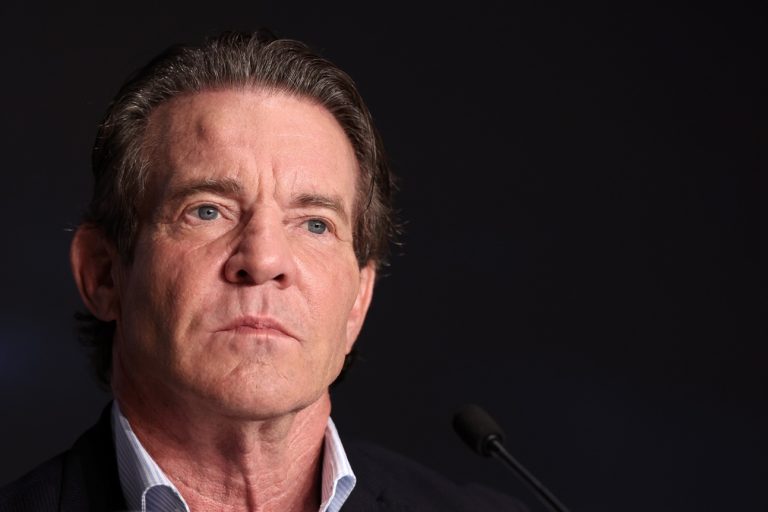 O Dennis Quaid σε συνέντευξη Τύπου για το "The Substance" στο πλαίσιο του 77ου Φεστιβάλ Καννών, 20 Μαΐου 2024