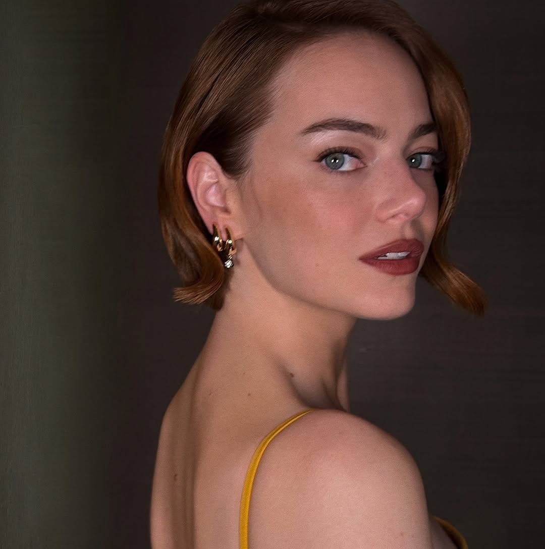 Emma Stone με facelift brows