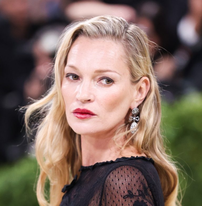 Η Kate Moss στο κόκκινο χαλί του 2026 Met Gala, 4 Μαΐου 2026