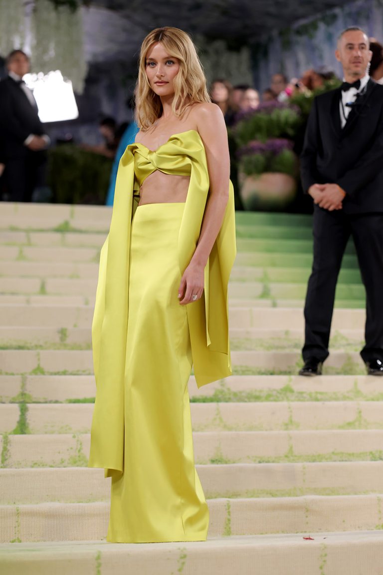 Η Sarah Pidgeon φοράει LOEWE από τους Jack McCollough και Lazaro Hernandez στο Met Gala 2026 που γιορτάζει την "Τέχνη των Κοστουμιών" στο Μητροπολιτικό Μουσείο Τέχνης στη Νέα Υόρκη.