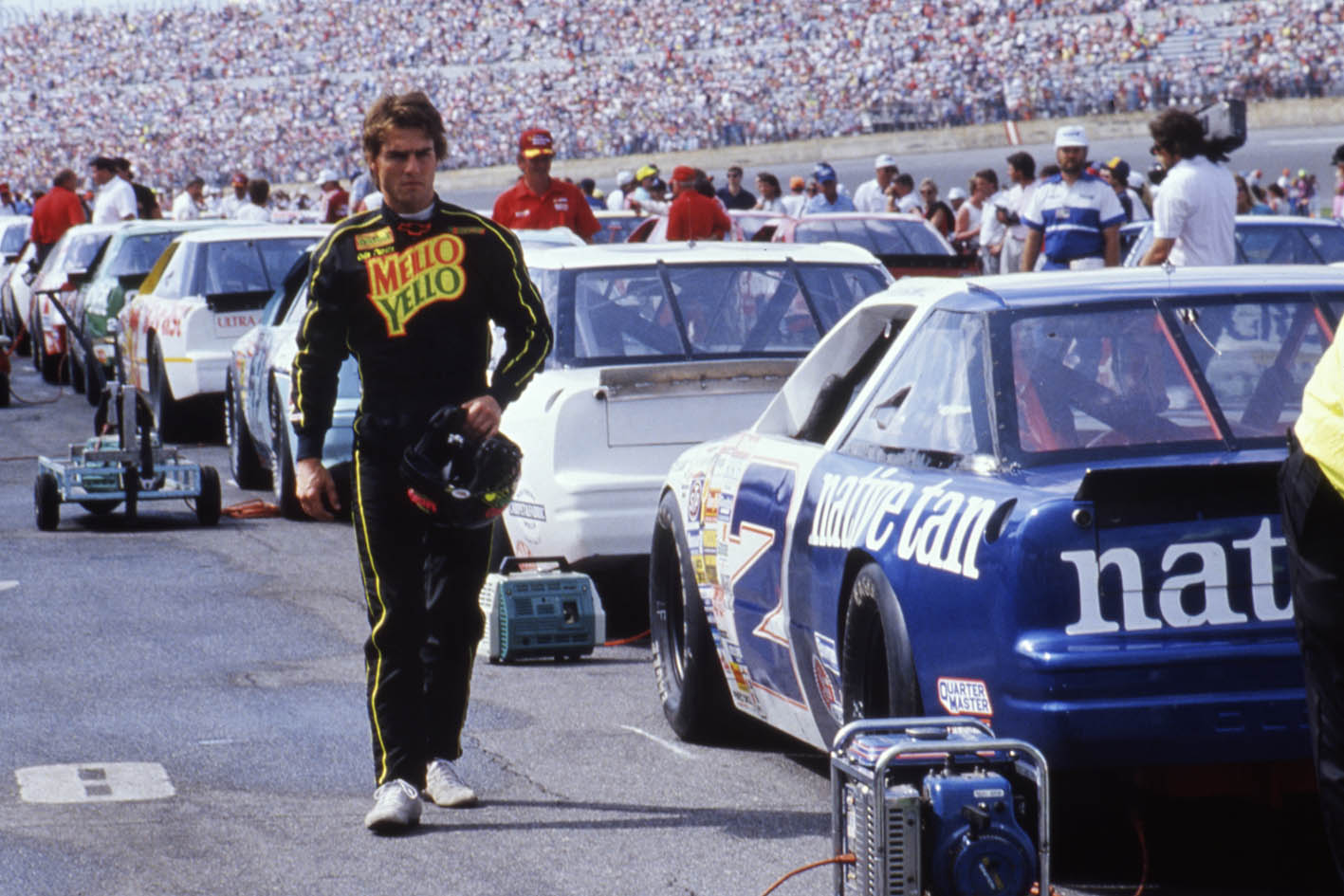 O Tom Cruise την ώρα των γυρισμάτων της ταινίας Days of Thunder, του σκηνοθέτη Tony Scott.